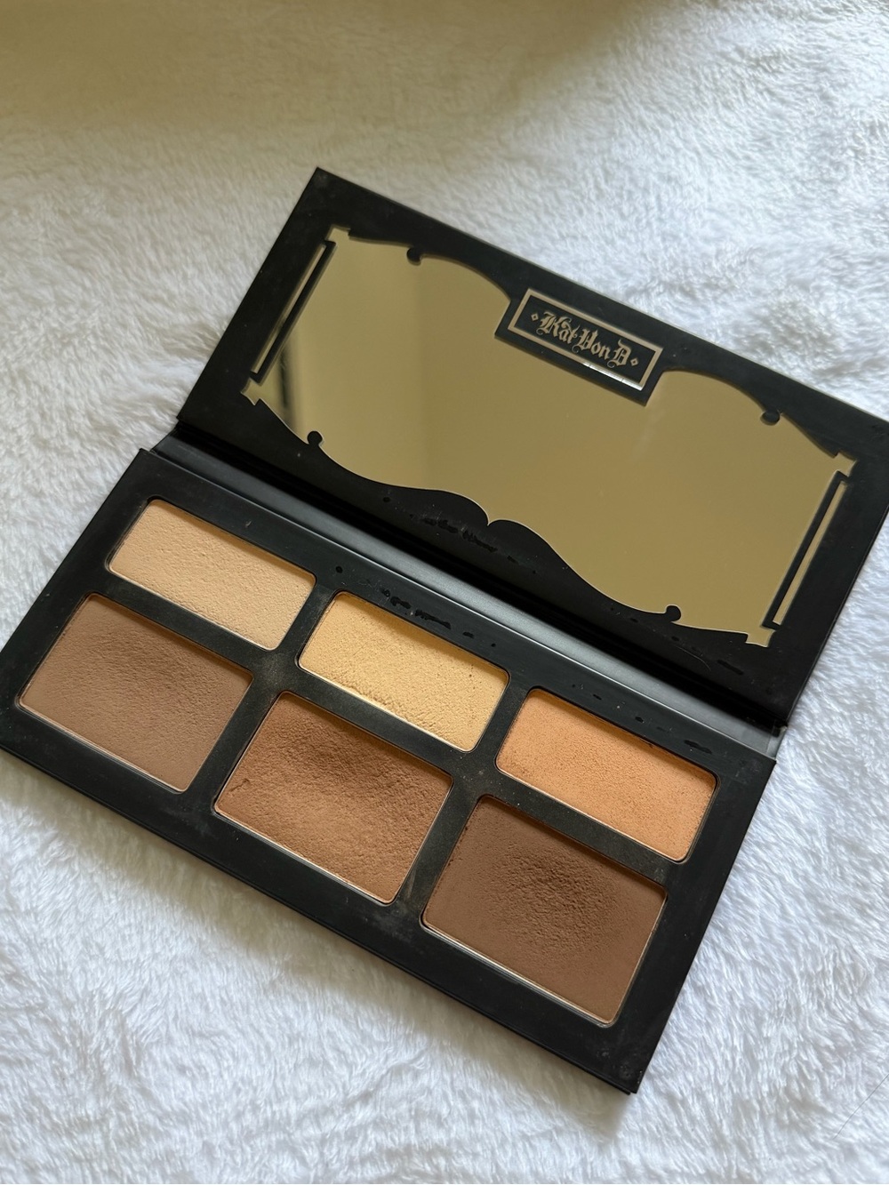 Kat Von D shade and light contour palette